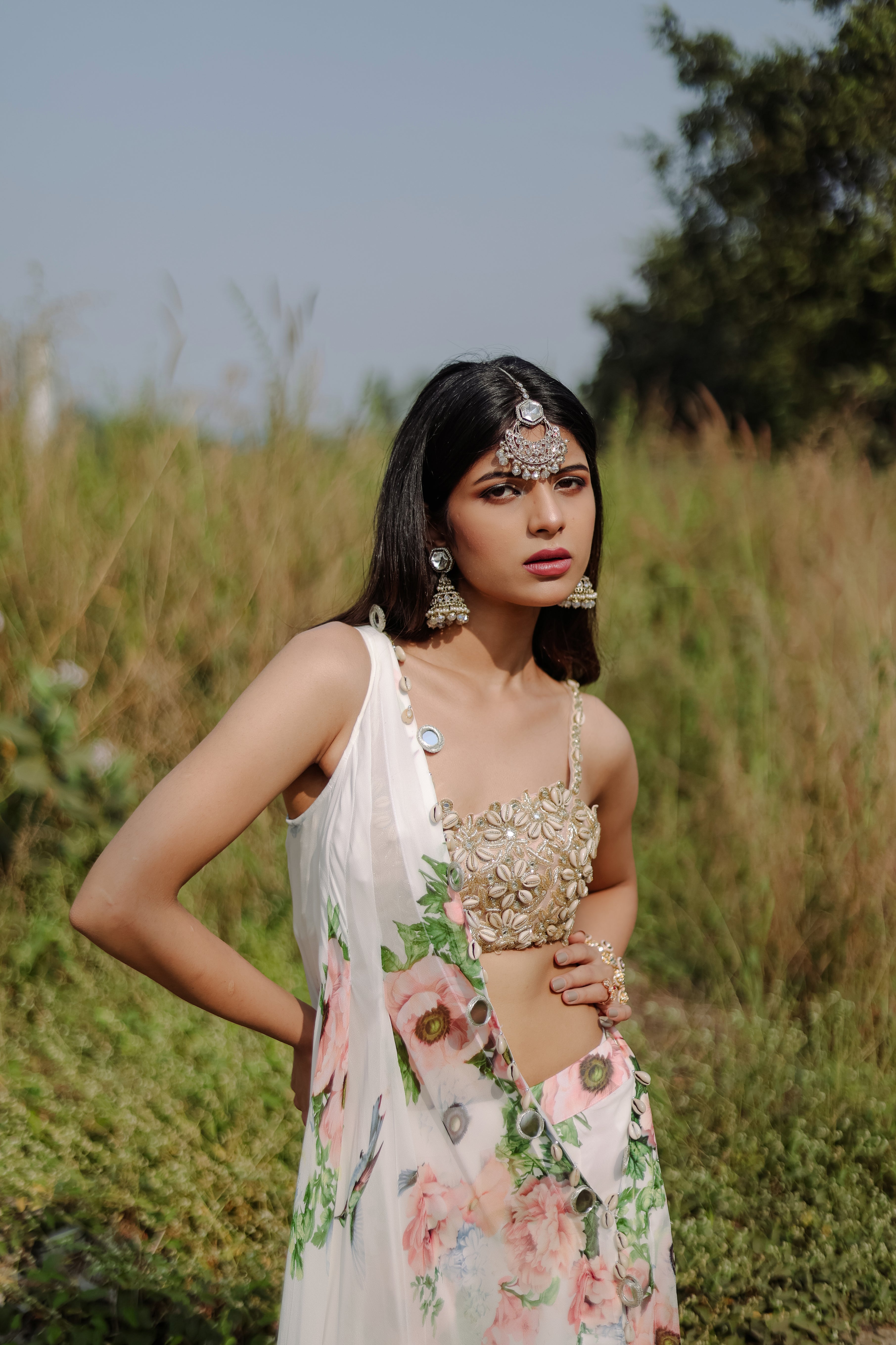 White mirror and Cowrie Embroidered Cape Set (S)