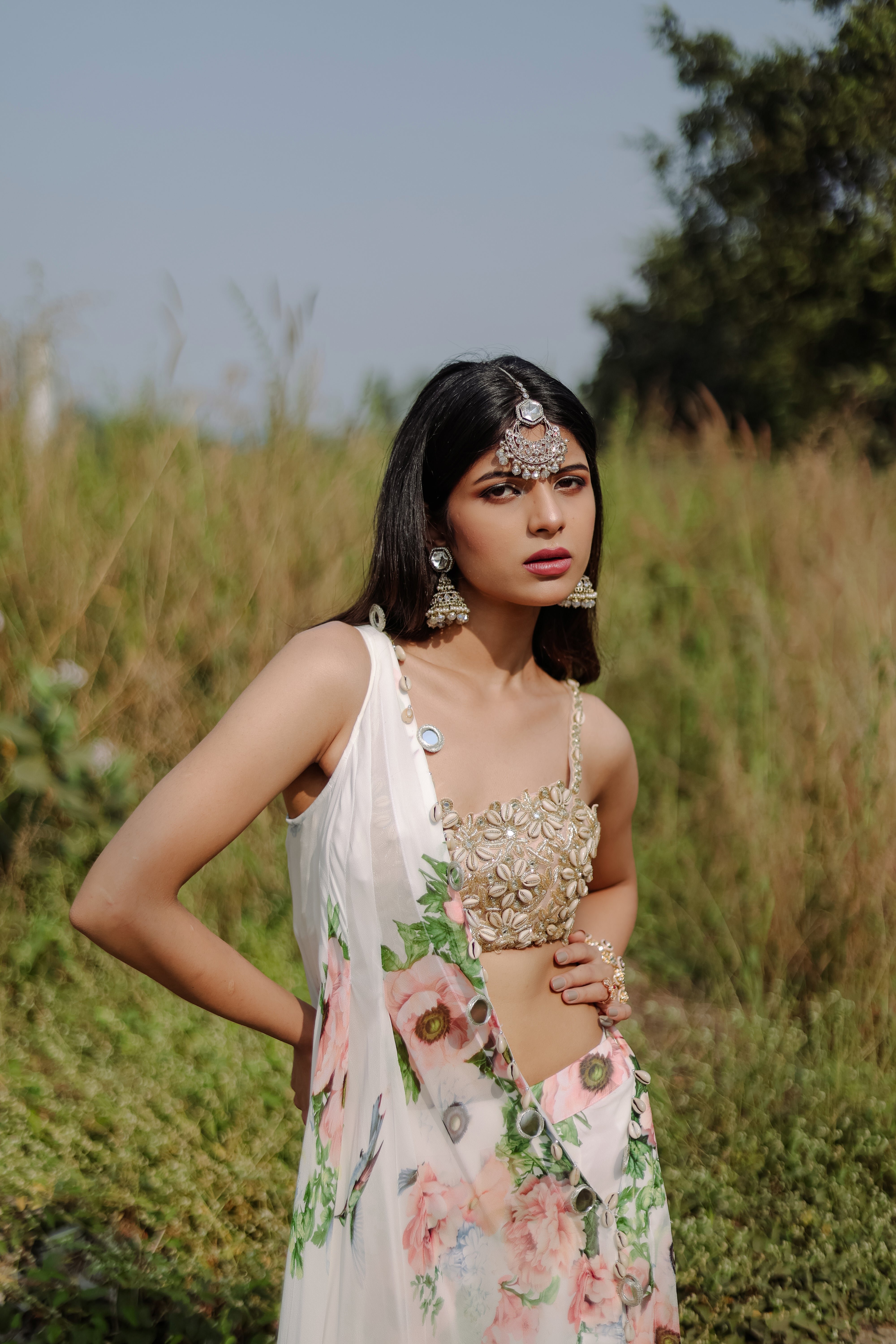 White mirror and Cowrie Embroidered Cape Set (S)